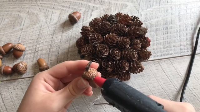 Поделки из Шишек Осенние Поделки Своими руками Поделки на Тему Осень Как сделать Ёжика из шишек смотреть онлайн