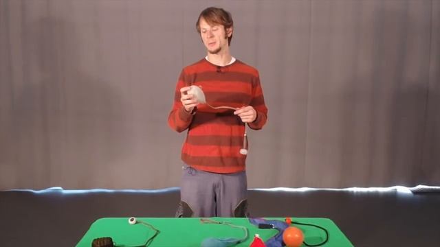 How to Hold Poi (Beginner Poi Spinning Tutorial) смотреть онлайн
