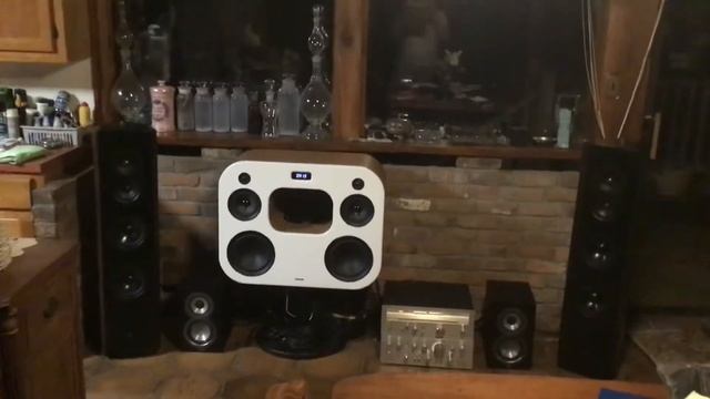 Pioneer 9500 II Amplifier with Elac UniFi UB5, Thiel TT1, Fluance Fi70, and BluDento BLT-2 смотреть онлайн