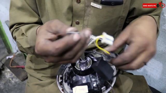 Installing Powerful LED Light in Suzuki GS 150 | Bike Mate PK смотреть онлайн
