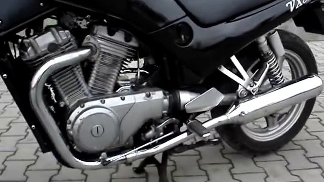 Suzuki VX 800 start engine, presentation and exhaust sound p. 2 смотреть онлайн