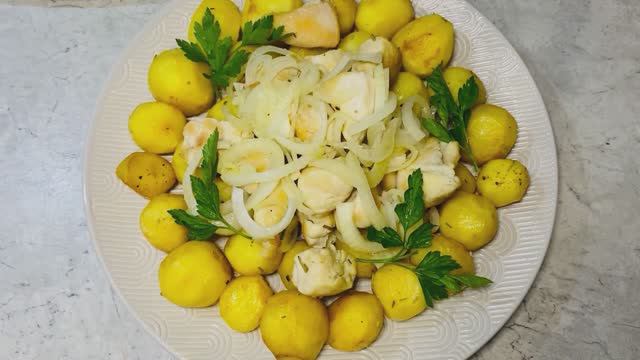 Куриная грудка с картошкой: оригинальная идея для ужина или семейного праздничного стола