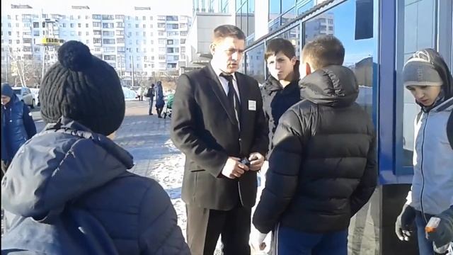 Лев против Оренбург,дерзкие охранники ДК Газовик смотреть онлайн