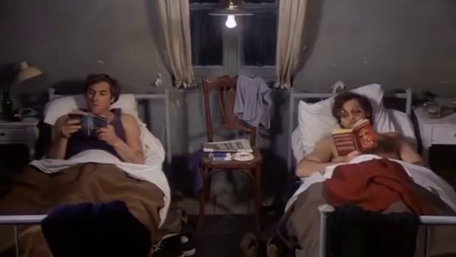 Préparez vos mouchoirs : "Il est bien ton bouquin ?" смотреть онлайн