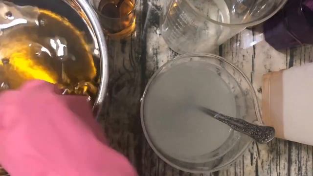 "Нежная роза" как сделать мыло с нуля без спец. форм, медитативный ASMR мастер-класс по мыловарению смотреть онлайн