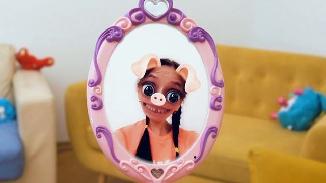 Alena and Mom play with Magic Mirror - Funny Christmas Stories смотреть онлайн