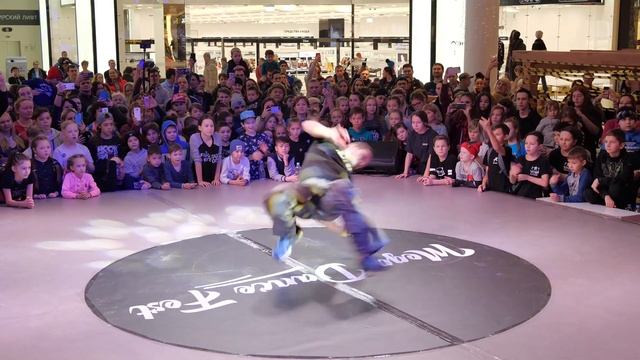 Mega Dance Fest Ufa. Vakho-Verkho судейский выход. смотреть онлайн