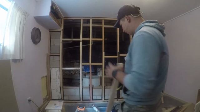 Ремонт нижней комнаты (разбор стены, теплоизоляция) смотреть онлайн