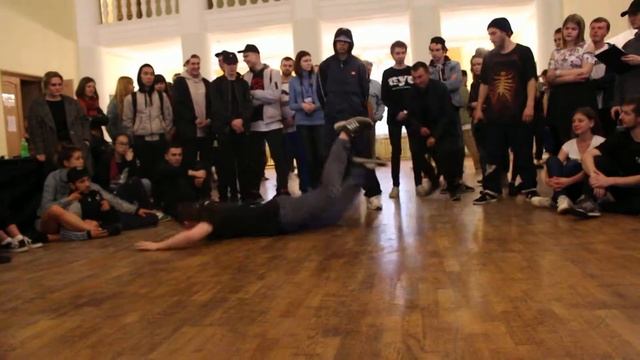 B-Boy Flow Energy(Green Dancers)ВЫХОД! vs B-Boy Azimut(На Стайлах) STATUS69 TOP 16 смотреть онлайн
