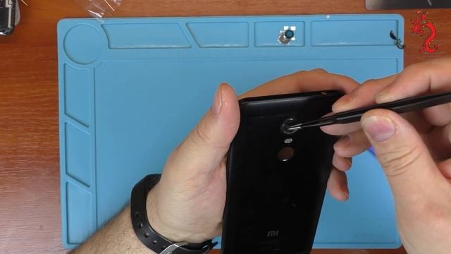 Xiaomi Redmi 5 Plus //ЗАМЕНА разбитого стекла КАМЕРЫ смотреть онлайн