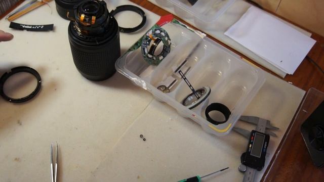 NIKON 70-300mm 1:4.5 - 5.6 удешевили конструкцию. Lensservis мастерская оптики в Санкт-Петербурге. смотреть онлайн