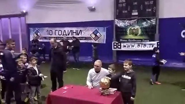 Виждам Христо Стоичков и пипам златната топка смотреть онлайн