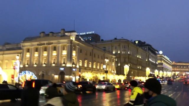 Театральная площадь, Большой Театр и ГУМ в канун Нового Года. смотреть онлайн
