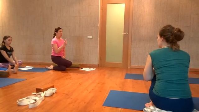 Гарудасана смотреть онлайн