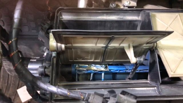 Peugeot 407 kalorifer klape tamiri смотреть онлайн