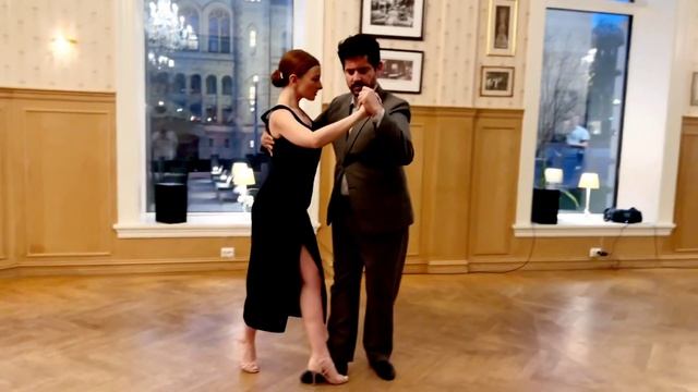 Una Vez Pugliese Alejandro Beron & Kelly Lettieri dance tango in Tiki Tiki Milonga Oslo смотреть онлайн
