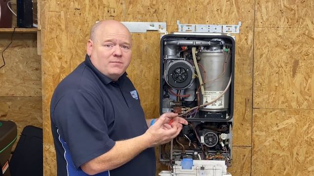 How To Replace A Faulty Expansion Vessel - Worcester Bosch Greenstar Combi Boiler / System Boiler смотреть онлайн