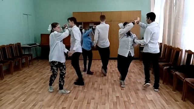 Танец "Падают снежинки" (сл и муз А. Ермолов) смотреть онлайн