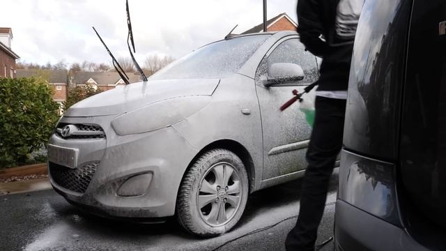 I RESTORED my NEIGHBOURS ABANDONED CAR (FOR FREE) смотреть онлайн