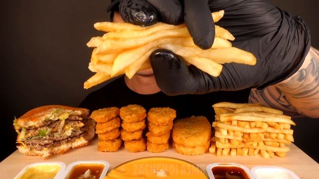 ASMR MUKBANG DOUBLE BIG MAC & CHEESY HASH BROWNS & CHICKEN NUGGETS (No Talking) EATING SOUNDS смотреть онлайн
