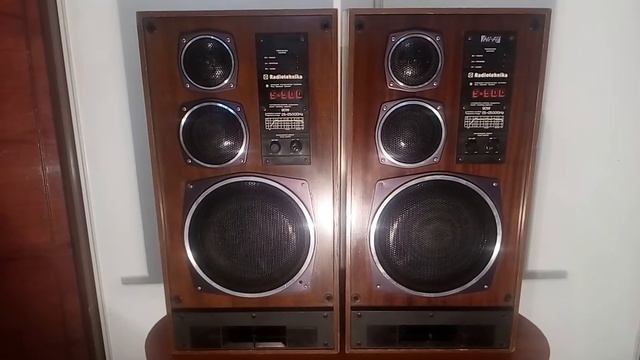 Колонки акустические Radiotehnika S-90D 35 АС-012 смотреть онлайн