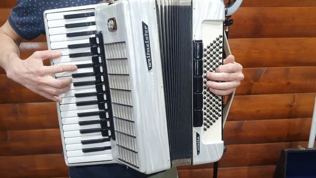 Белоснежный аккордеон Weltmeister Stella 7/8! Состояние 