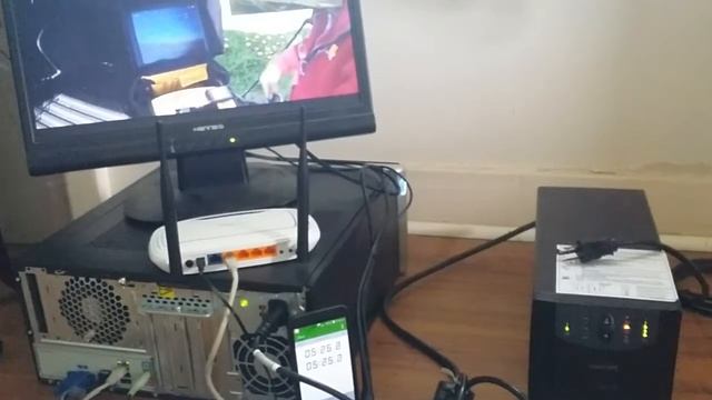 APC Smart-UPS 700 (Black)