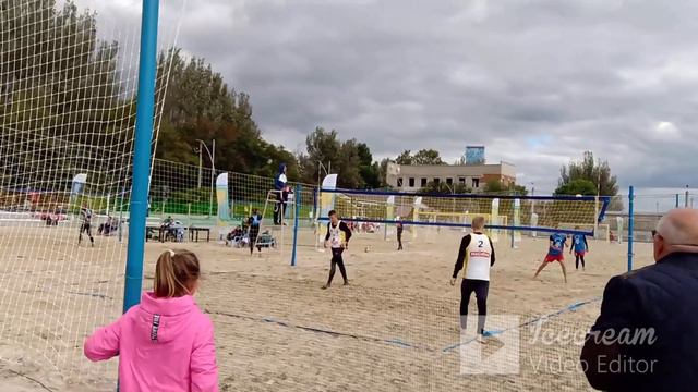 Зачем 400 человек приехали в Скадовск | Пляжные виды спорта смотреть онлайн