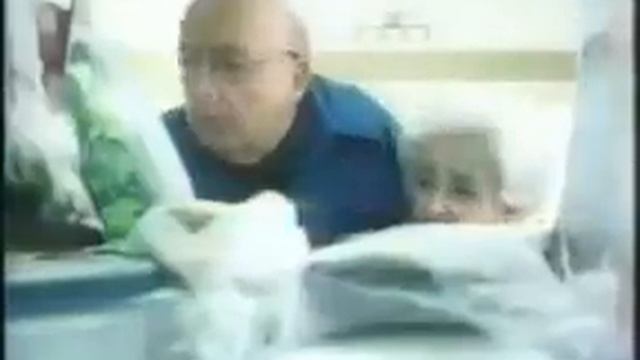 Eggo Waffles Ad- Looking for Love (2003) смотреть онлайн