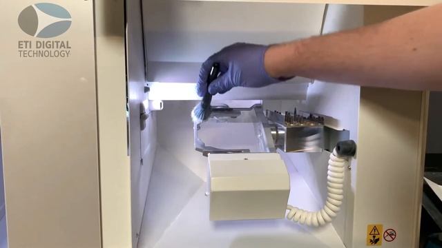 Cleaning of the Roland DWX Dry Milling Machine смотреть онлайн