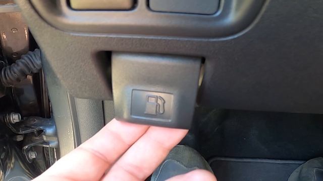How to Open Gas Tank in Toyota Aygo II ( 2014 – 2021 ) | Unlock Fuel Filler смотреть онлайн