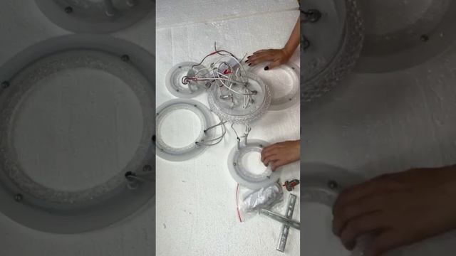 Инструкция к пульту и сборке управляемой светодиодной люстре 2/ 2 круги пузырьки белые смотреть онлайн