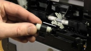 HP CP1515n — замена роликов захвата и отделения