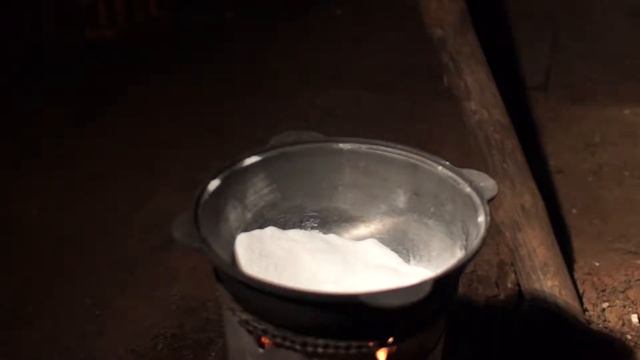 Обжиг нового чугунного казана.Как правильно обжечь казан.подготовка казана смотреть онлайн