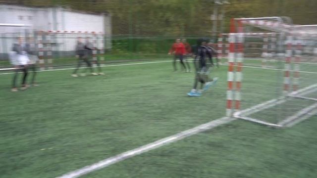 КТО ПОСЛЕДНИЙ ОСТАНЕТСЯ ИГРАТЬ В ФУТБОЛ, ТОТ...