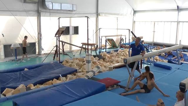 UEG MAG CAMP TIRRENIA 2019 - HIGH BAR quast & russian giant смотреть онлайн