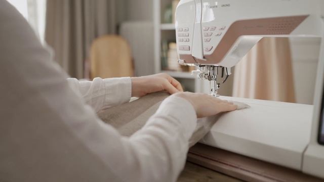 HUSQVARNA® VIKING® DESIGNER EPIC™ 2 Sewing & Embroidery Machine - Laser Guidance смотреть онлайн