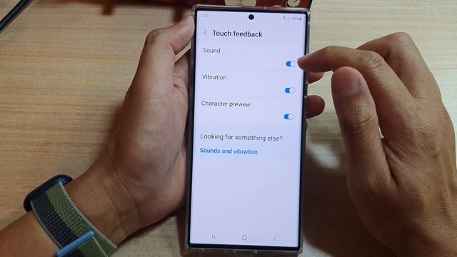Galaxy S22/S22+/Ultra: How to Turn On/Off Keyboard Touch Feedback Sound смотреть онлайн
