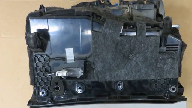 Бардачок в сборе Мерседес C 204 A2046804991 смотреть онлайн