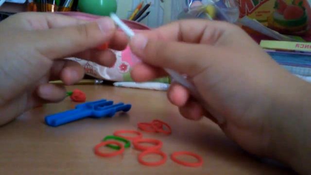 Как сплести ВИШЕНКИ из резиночек Rainbow loom l Урок 2. смотреть онлайн