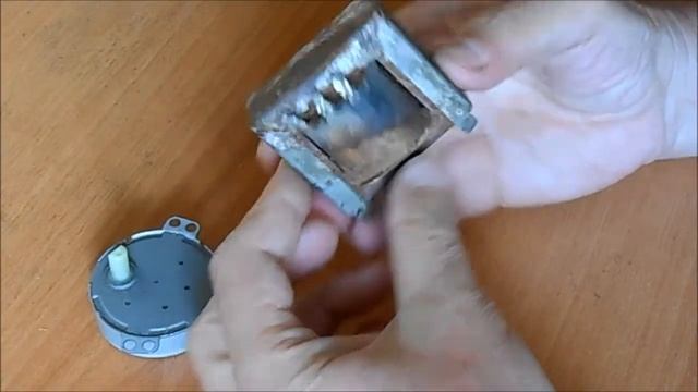 Проверка исправности электродвигателя вращения тарелки СВЧ печи SAMSUNG смотреть онлайн