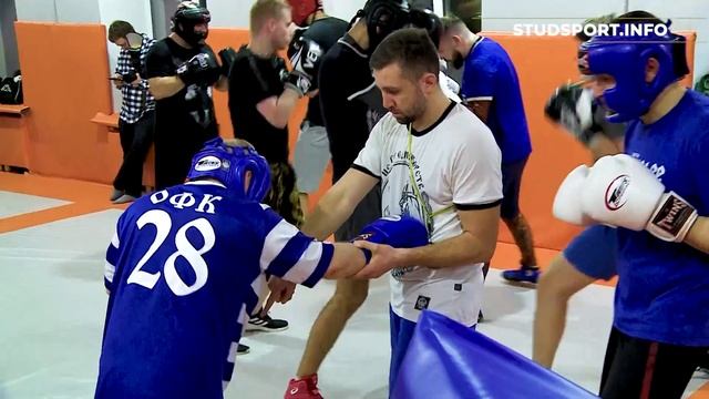 Мастер-класс от профбоксера Михаила Пикузы для участников проекта смотреть онлайн