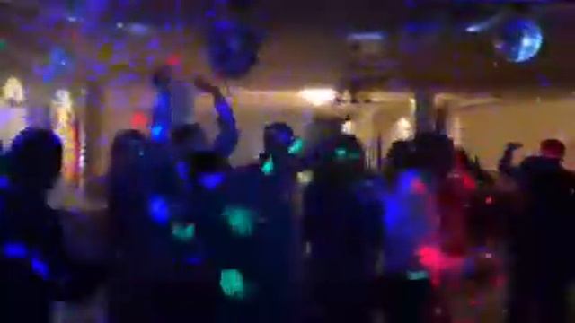 Конфетти-шоу на свадьбе Розы и Ильи в ресторане "Баку",28.04.2017. смотреть онлайн