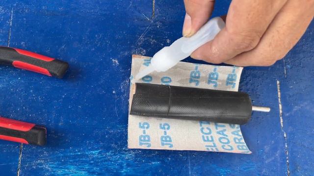 Unique way of sharpening knives from drills and wood !😱 sharp as a razor ! смотреть онлайн