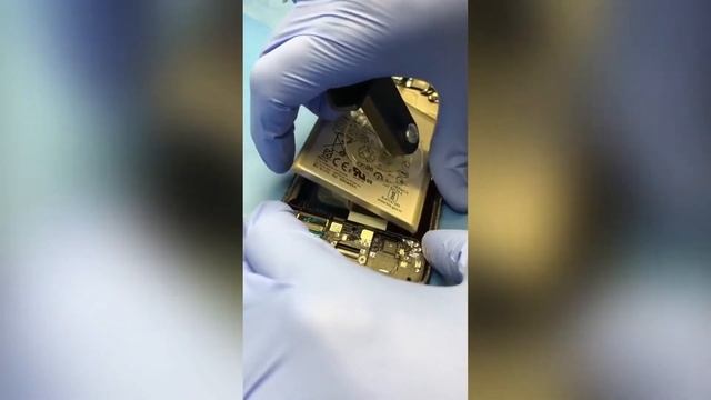 Galaxy S21+ screen and back cover replacement || Tech Hacks || #samsung #s21ultra #samsunggalaxy смотреть онлайн