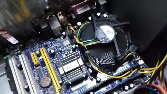 Foxconn N15235 con procesador Intel CELERON 430 1,8 Ghz y 2 GB memoria смотреть онлайн