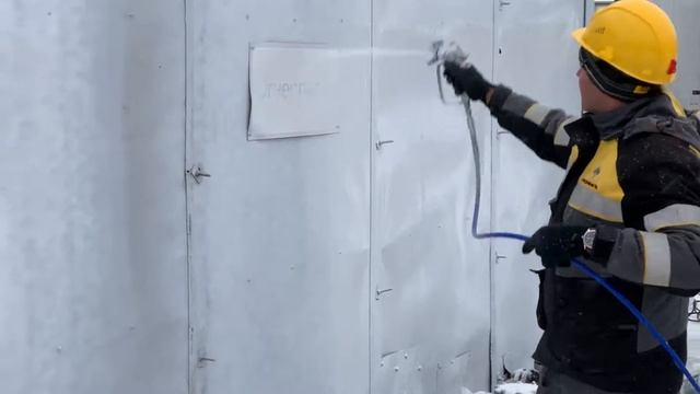 Нанесение АкЧ-1711 в Нижневартовске аппаратом Graco 230 bar смотреть онлайн