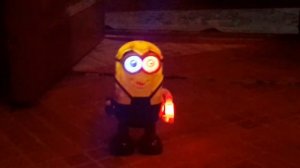 Игрушка танцующий миньон!