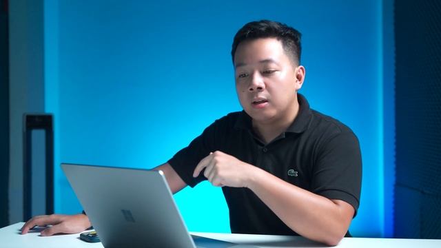 So sánh Macbook Air M2 VS Surface Laptop 5 13 смотреть онлайн