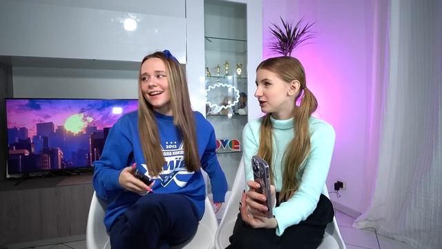 МОИ КРИНЖОВЫЕ видео в Likee || Смотрю со Златой || Мисс Николь смотреть онлайн